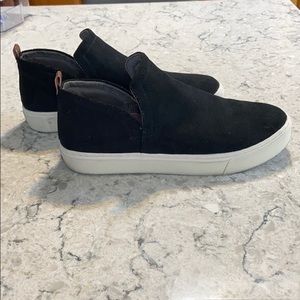 Dr. Scholl’s sneakers